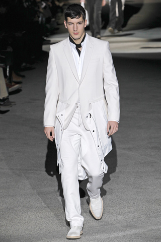 Louis Vuitton / - 2011-2012